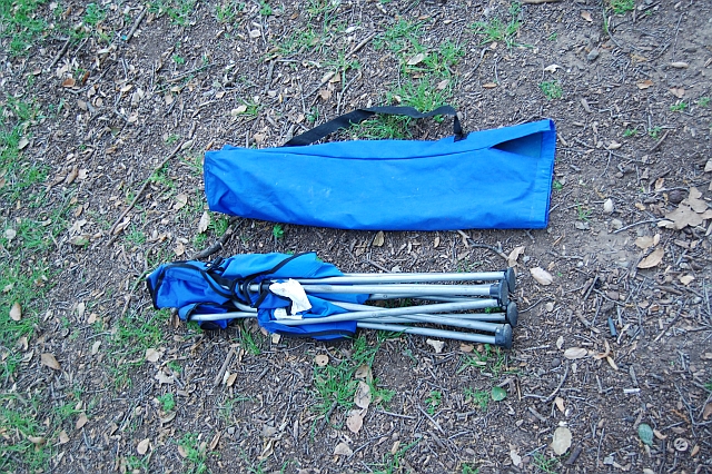 Average folding camp chair with carry case