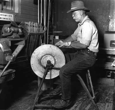 Grinding, the old fashiones way.jpg