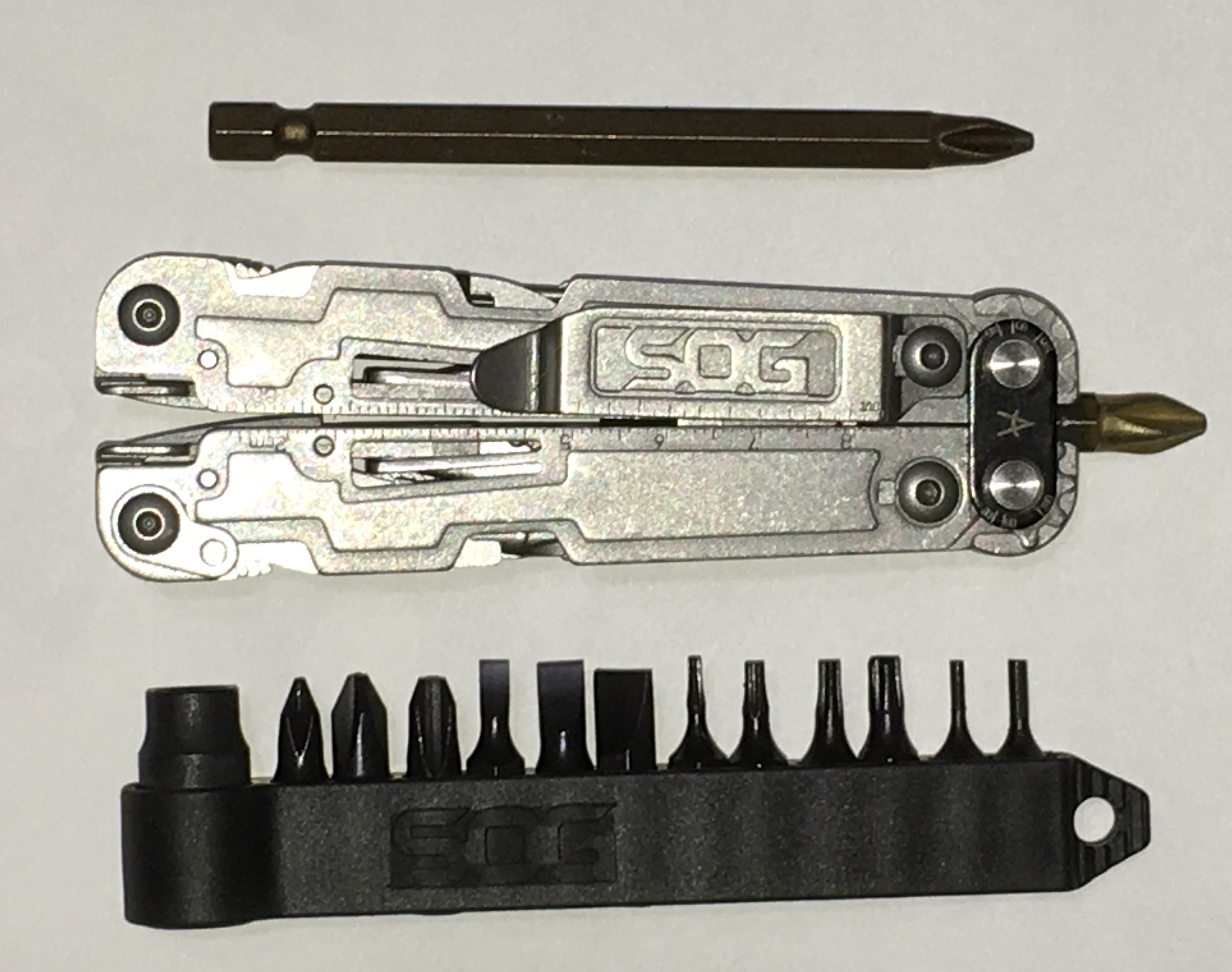 Multitool with screwdriver tips