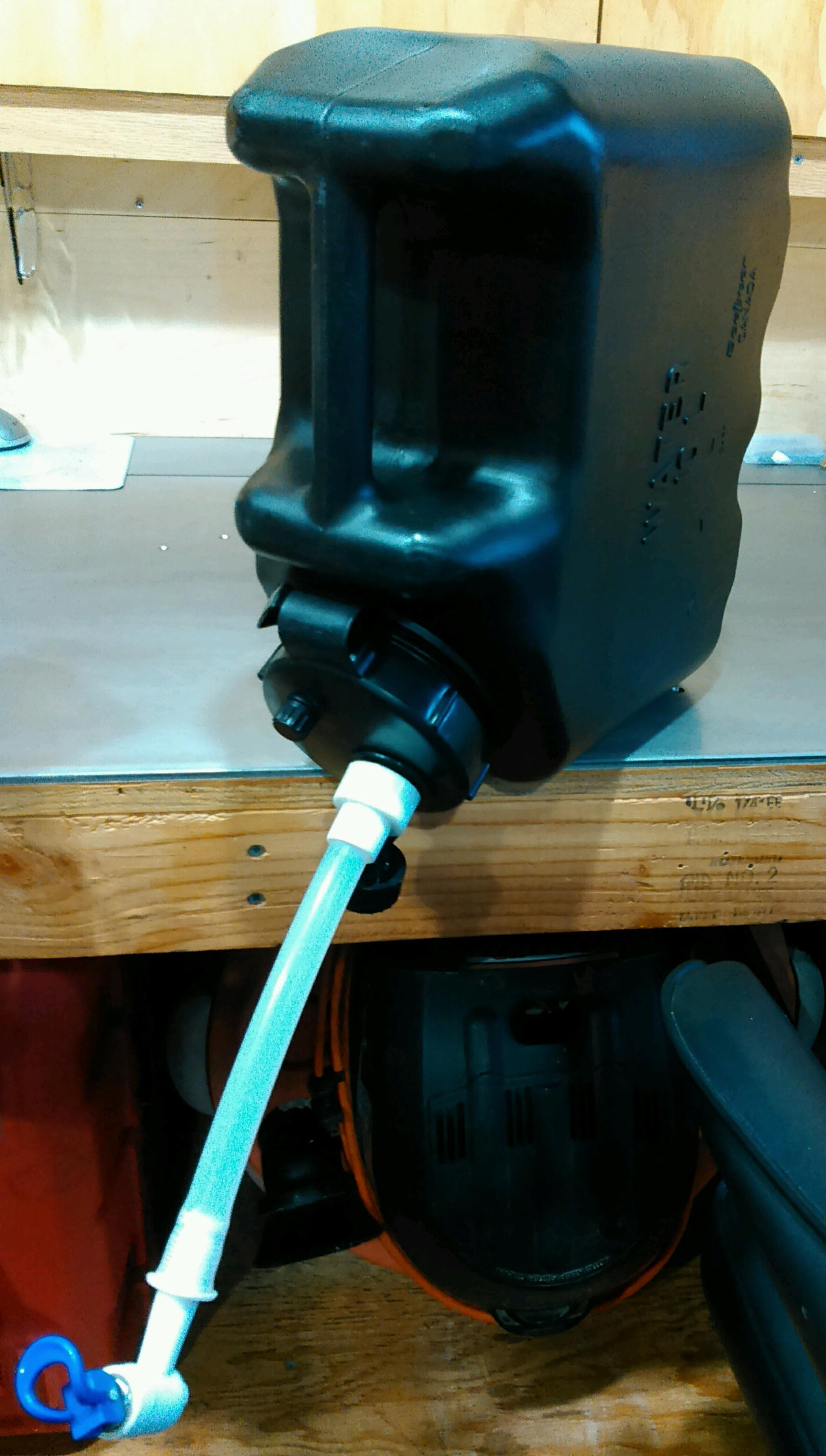 Water disspenser.jpg