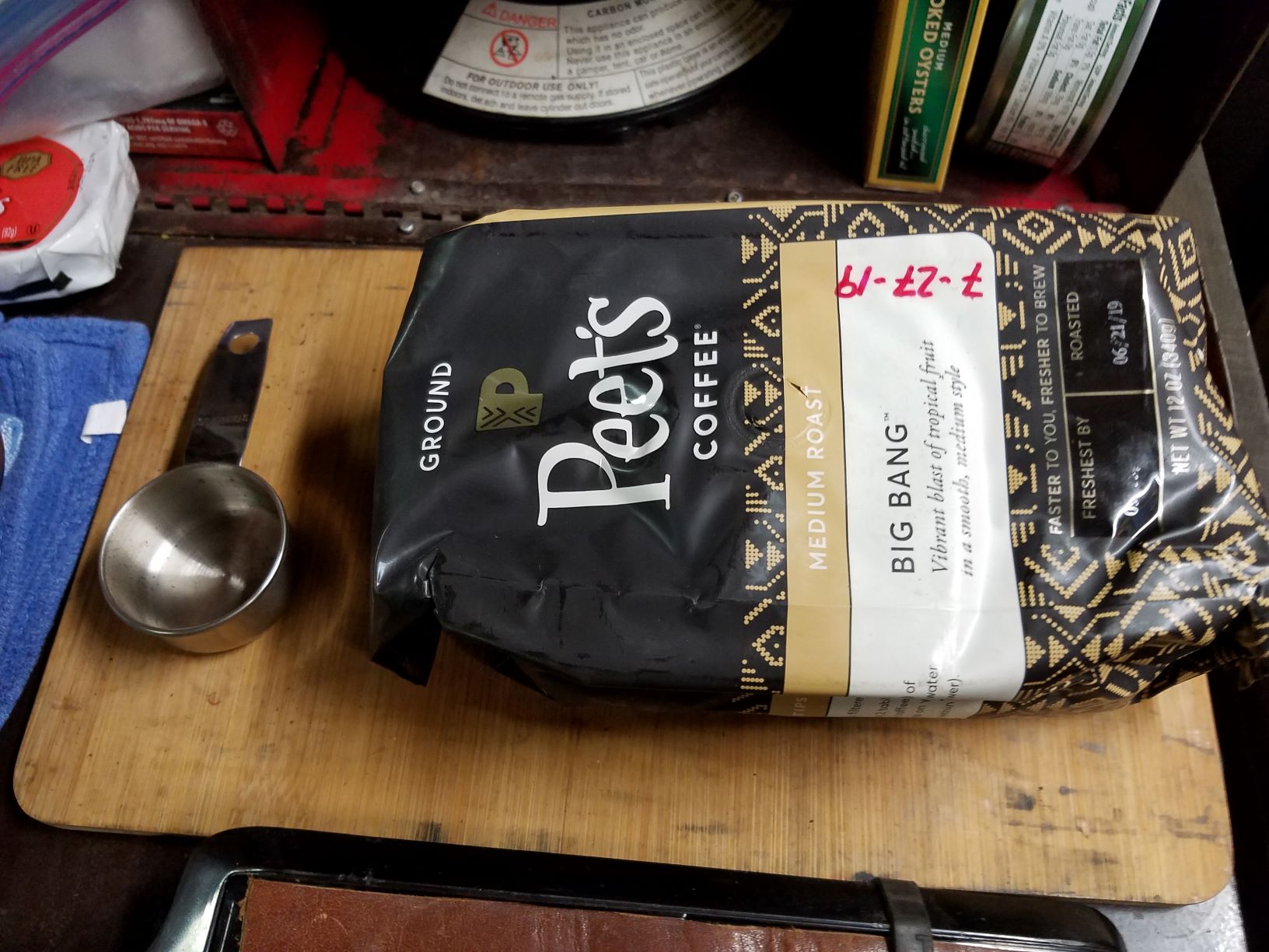 Coffee measure and coffee (travels in the box).jpg