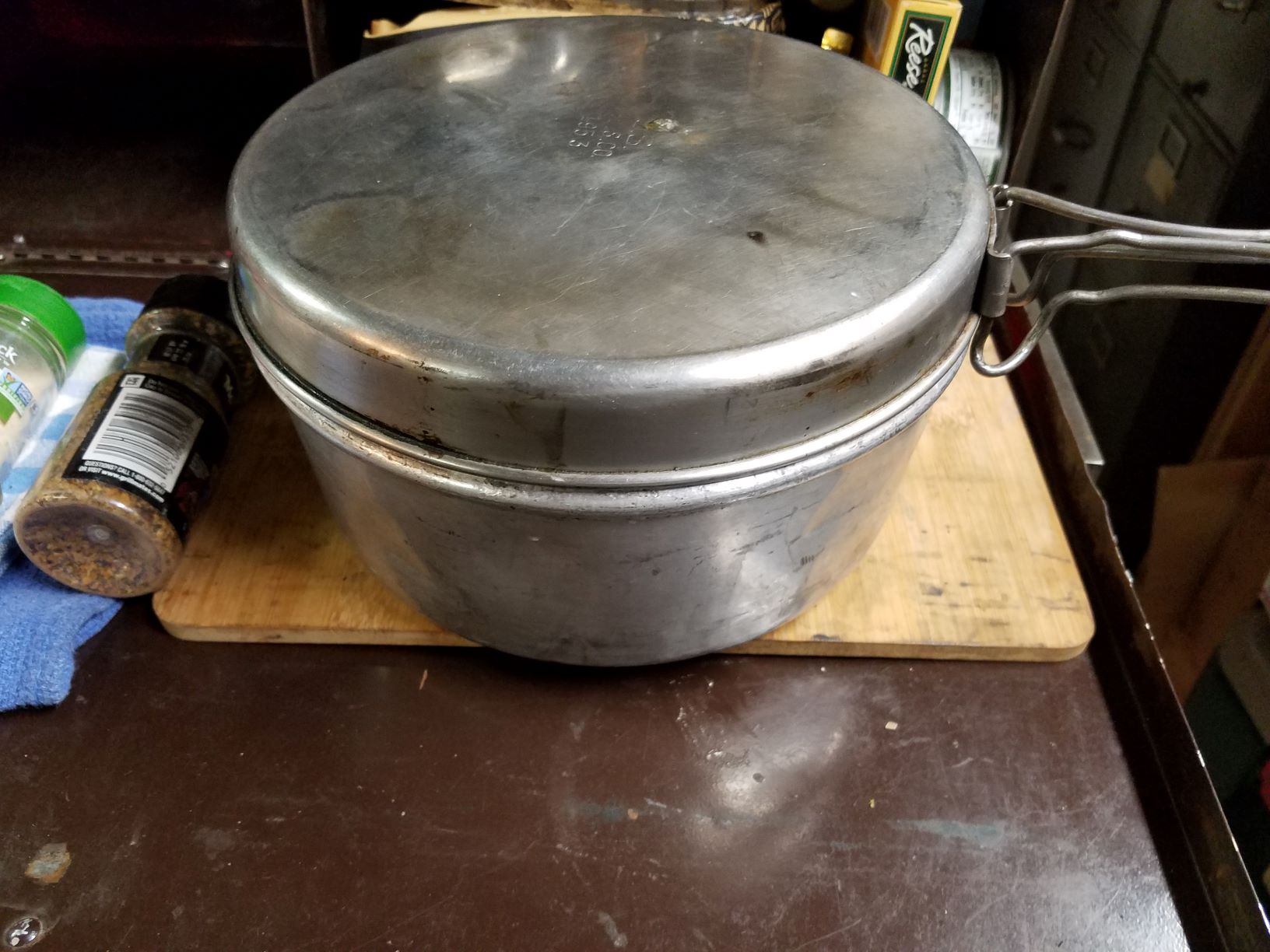 Nesting pots and fry pan.jpg