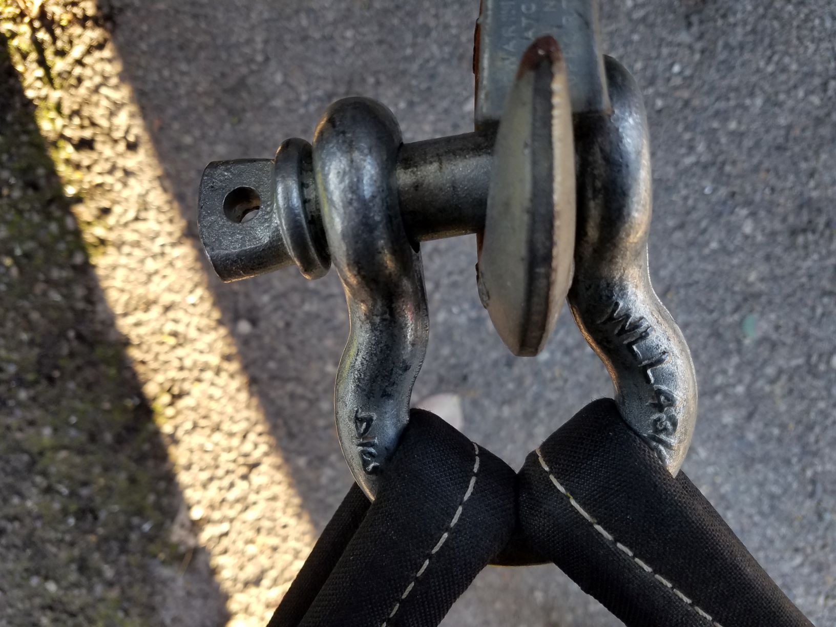Shackle & hook2-2.jpg
