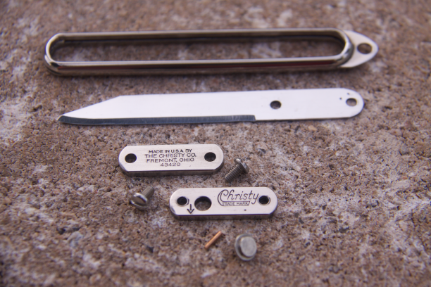 Christy Knife 4 Parts Very Small.png
