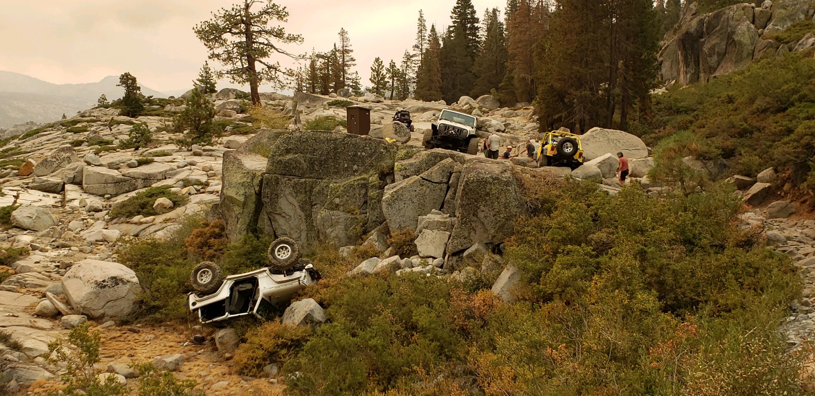 Broken drive shaft & Stuck Yellow Jeep.jpg