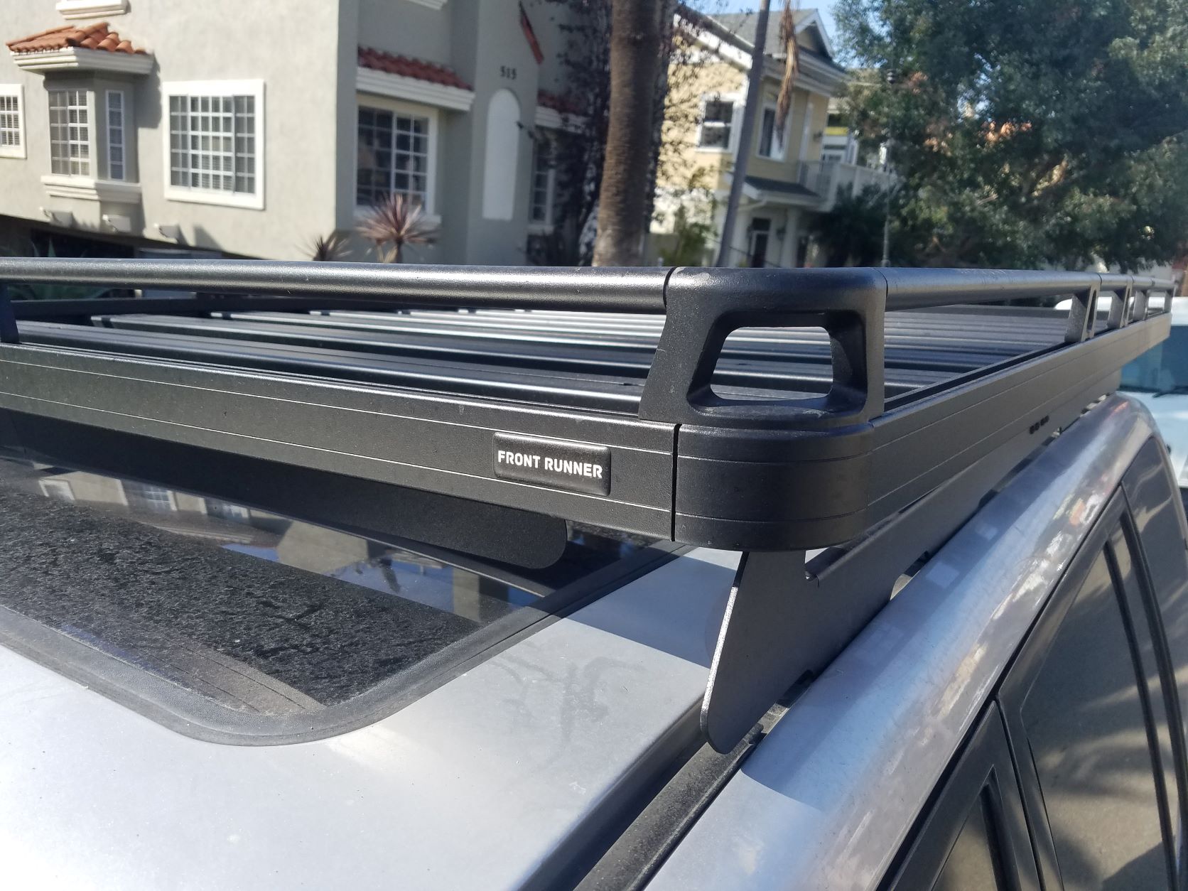 Front Runner Slimline rack for 100 Land Cruiser view 4.jpg