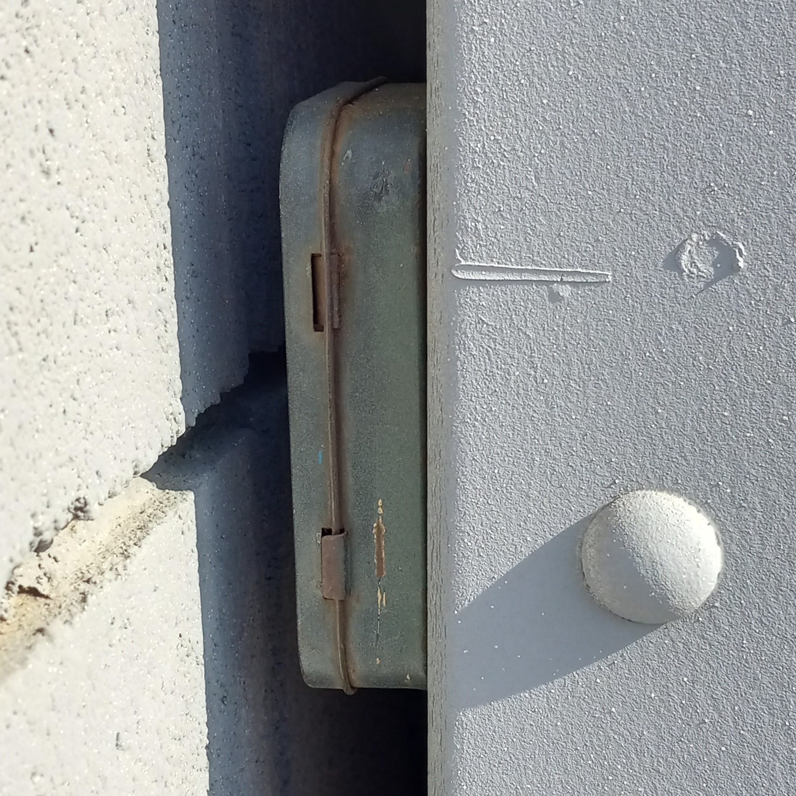 FOUND!  One out of two for this morning.  I was on my way to work when I snagged one of the two caches.  Learning to read the hints and reviews for clues will help get you onto your caches!