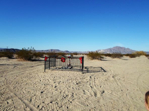 Delores Holland Grave site.JPG