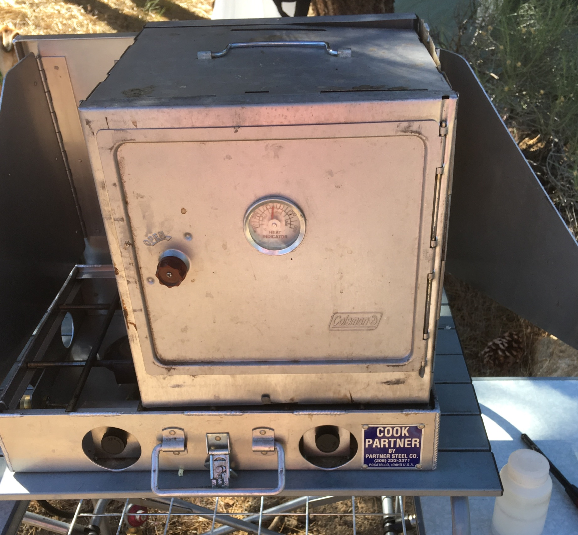 This oven belongs to Dave and is responsible for numerous appetizers at OAUSA events.