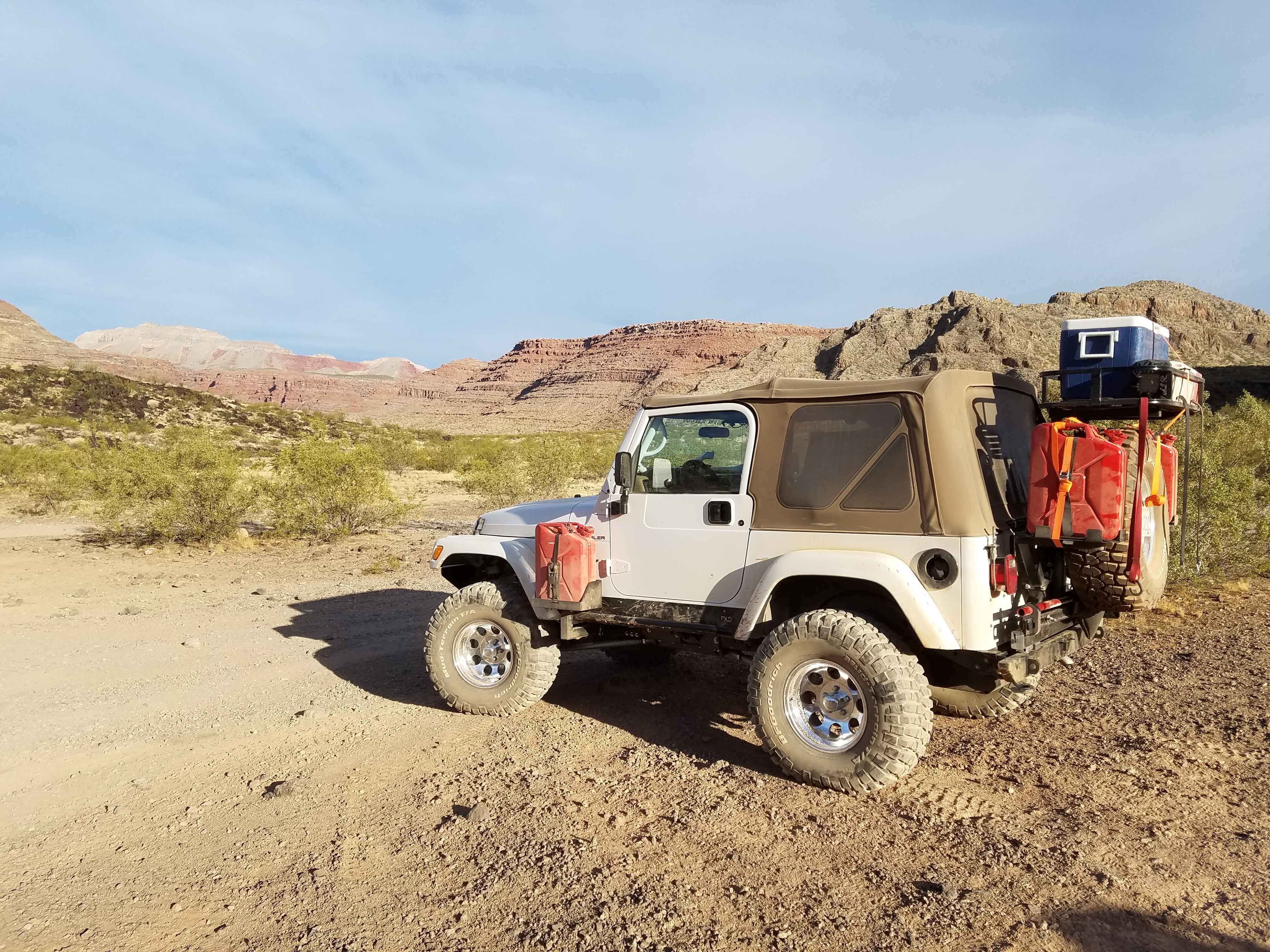 Jeep TJ with Extra Fuel 2 - Copy (2).jpg