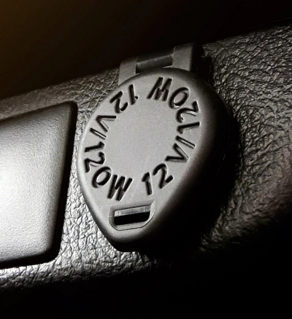 12V 120W Vehicle Power Outlet.jpg