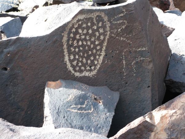 EM Petroglyphs-4.JPG