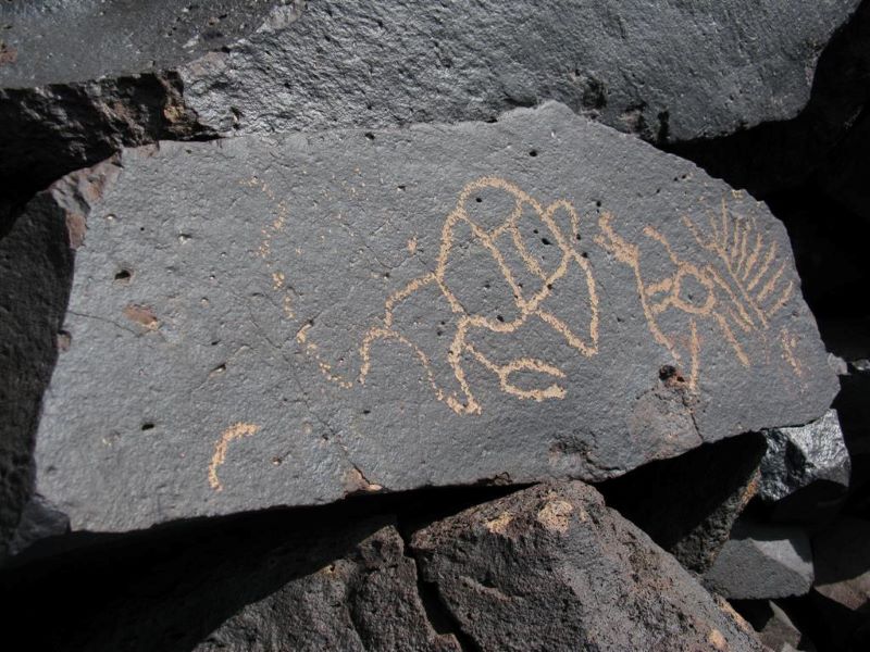 EM Petroglyphs-5.JPG