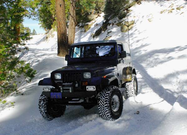 Toro Peak trail in the snow