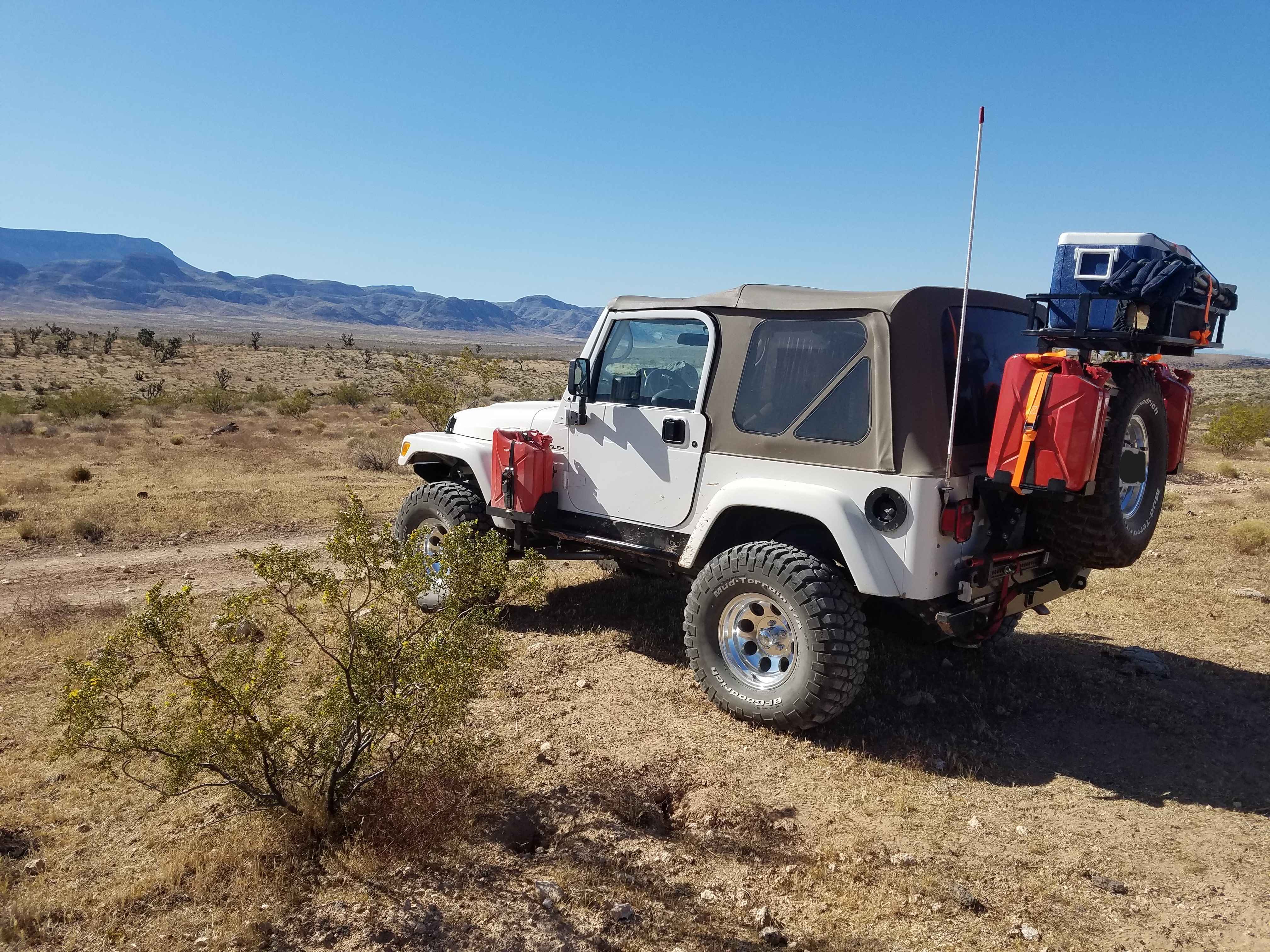 Jeep TJ with Extra Fuel - Copy.jpg