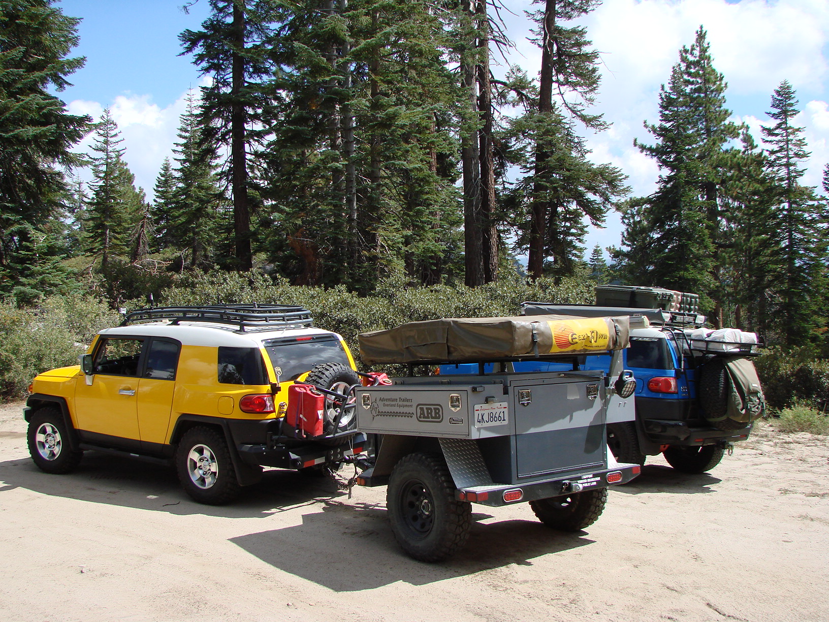 Hector's (hmfigueroa) FJ Cruiser and Adventure trailer