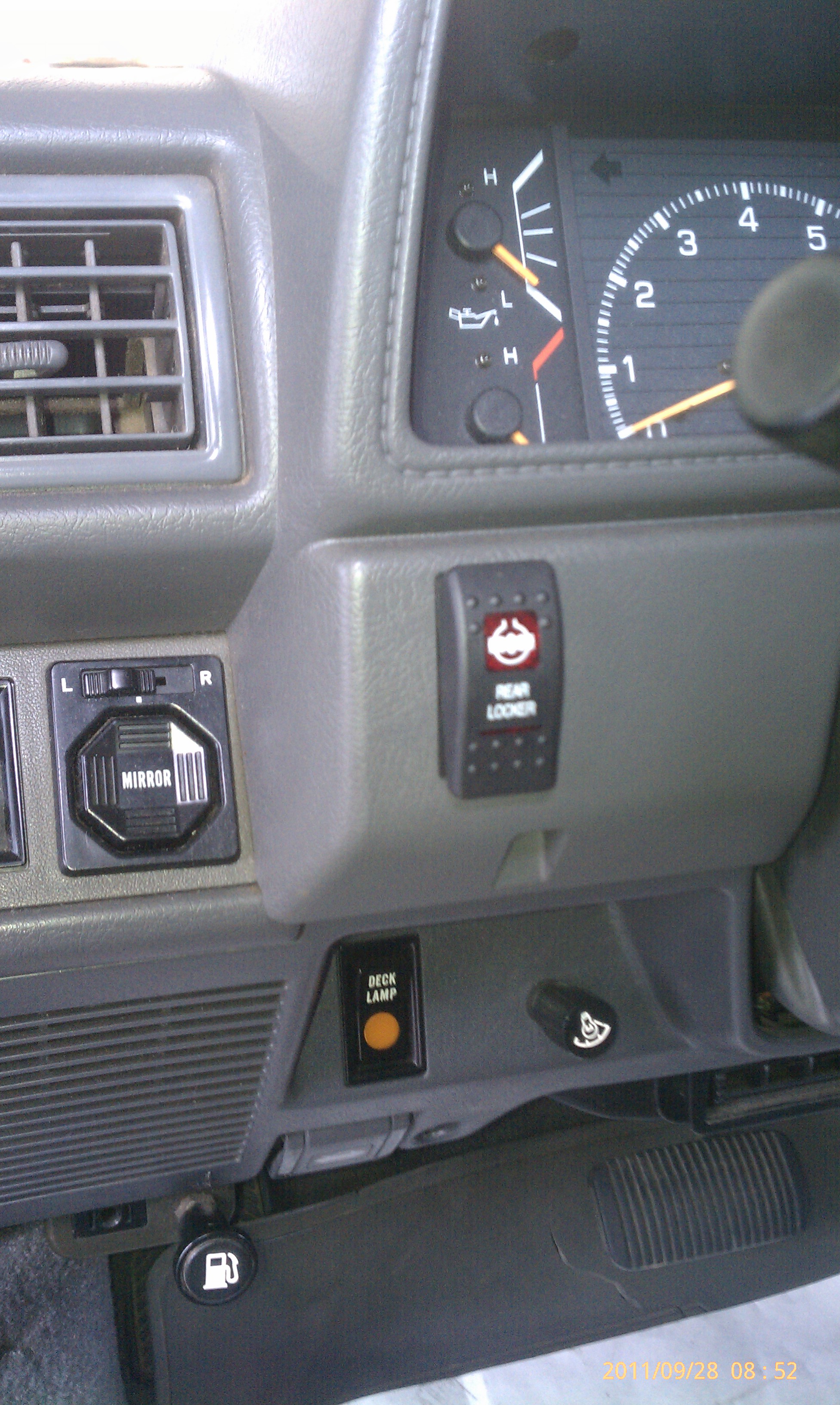 My E~Locker Dash Switch Installed....Looks Factory!