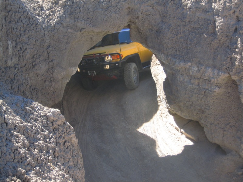 Volhoo entering the arch