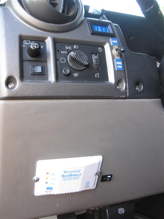 Charge Controller In-Dash.JPG