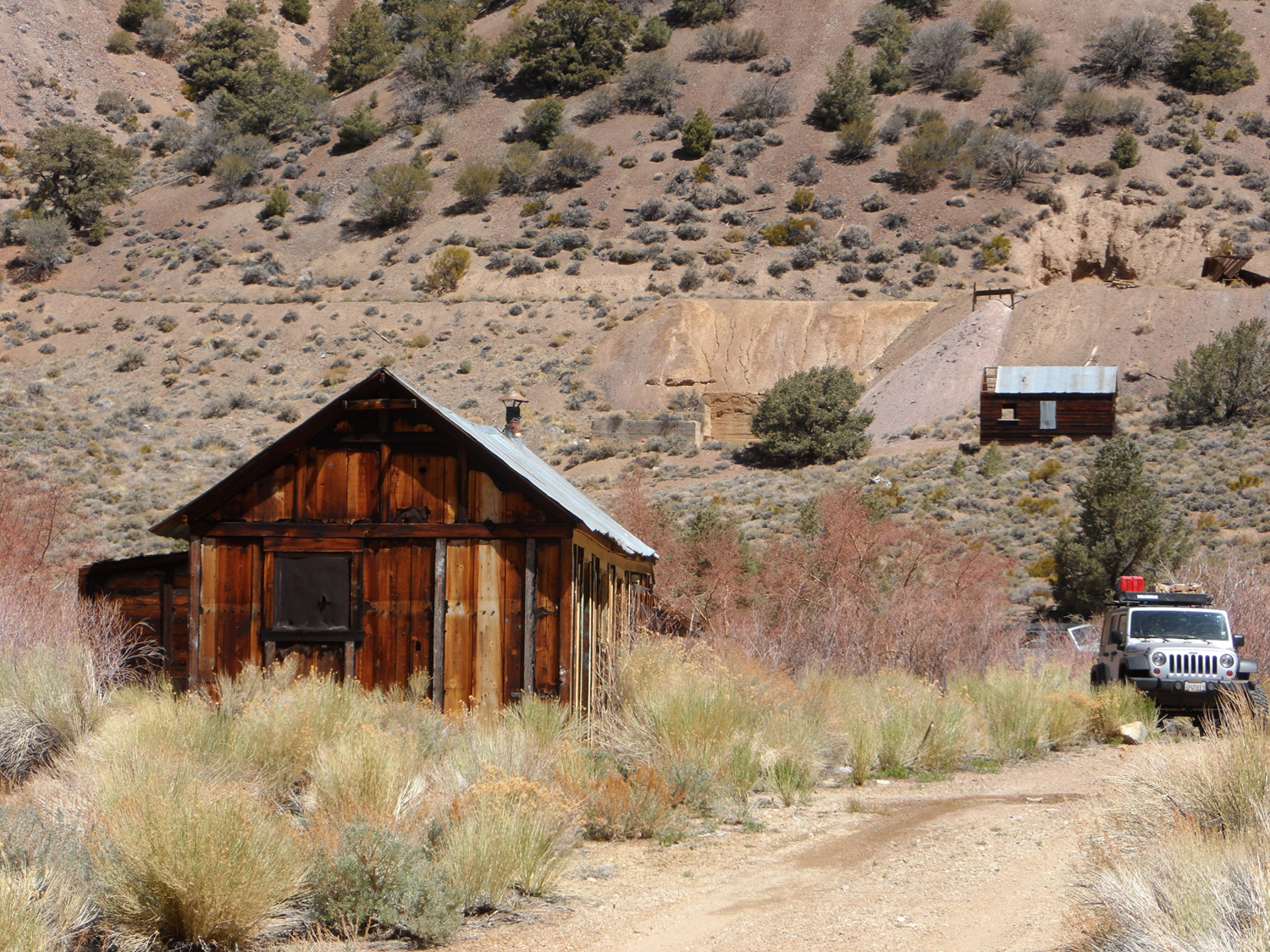 Spor Mine &amp; Camp in Queen Canyon
