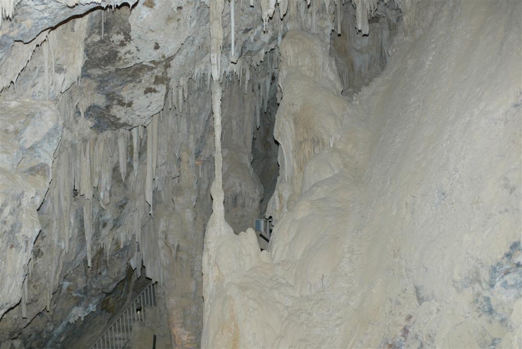 Mojave offroad Mitchell Cavern 2.jpg