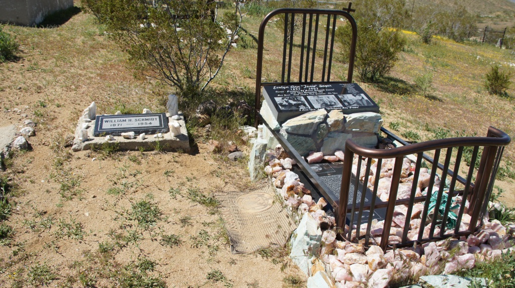 Burro Schmidt's and Caretaker Tonie Seger's Resting Places - Joburg Cemetery
