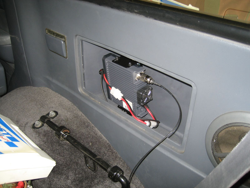 Yaesu 7800r install 04.27.08 002 copy.jpg
