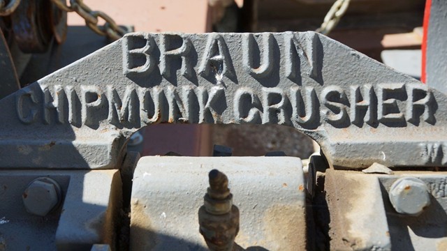 Smaller operations use machines like that to replace things like the arrastre.