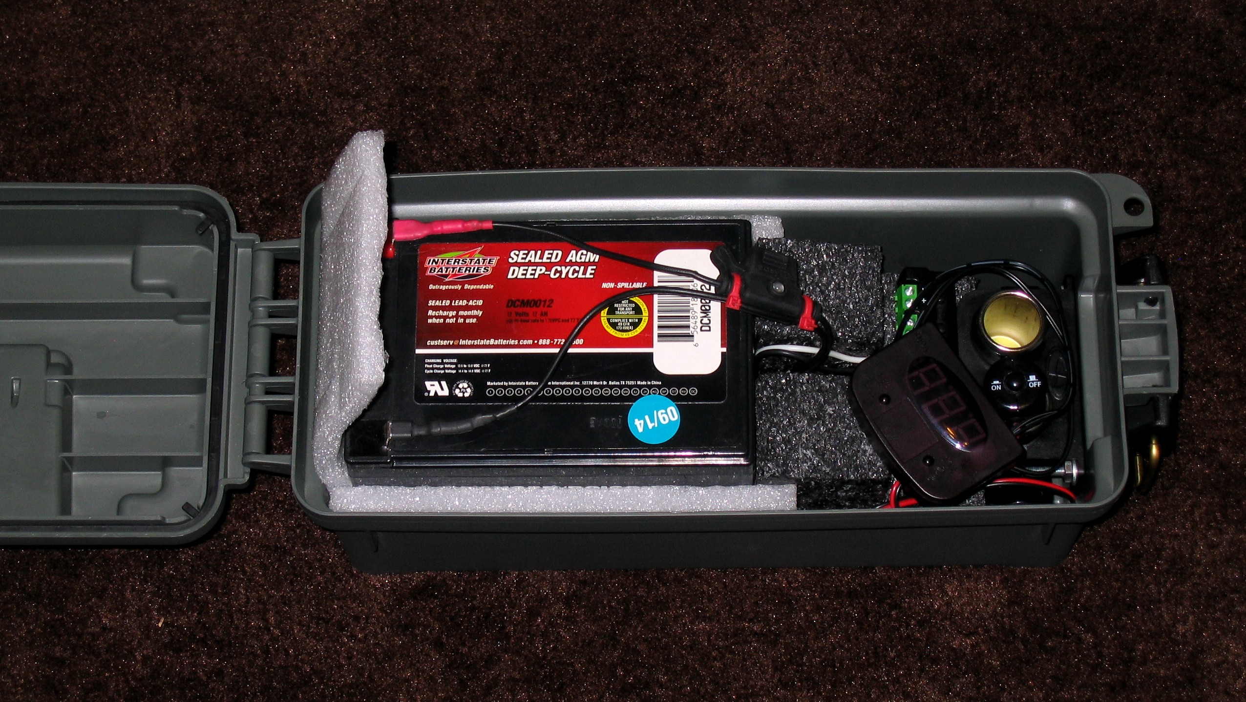 04.  Smaller package for QRP work, easily placed in a rucksack.  Decided to go with a closed, all connections accessible once opened.  Interstate SLA deep cycle battery.