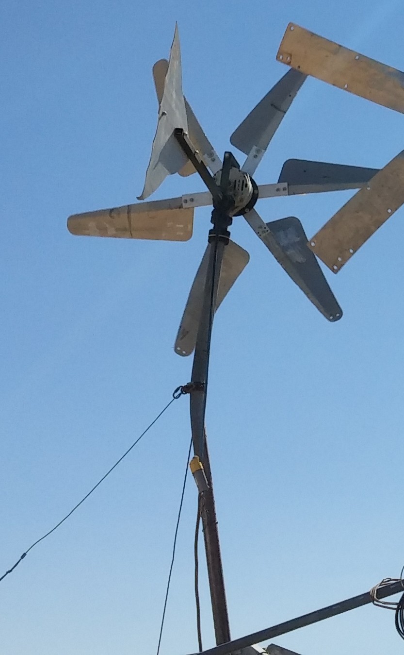 Wind generator with bent Pole!