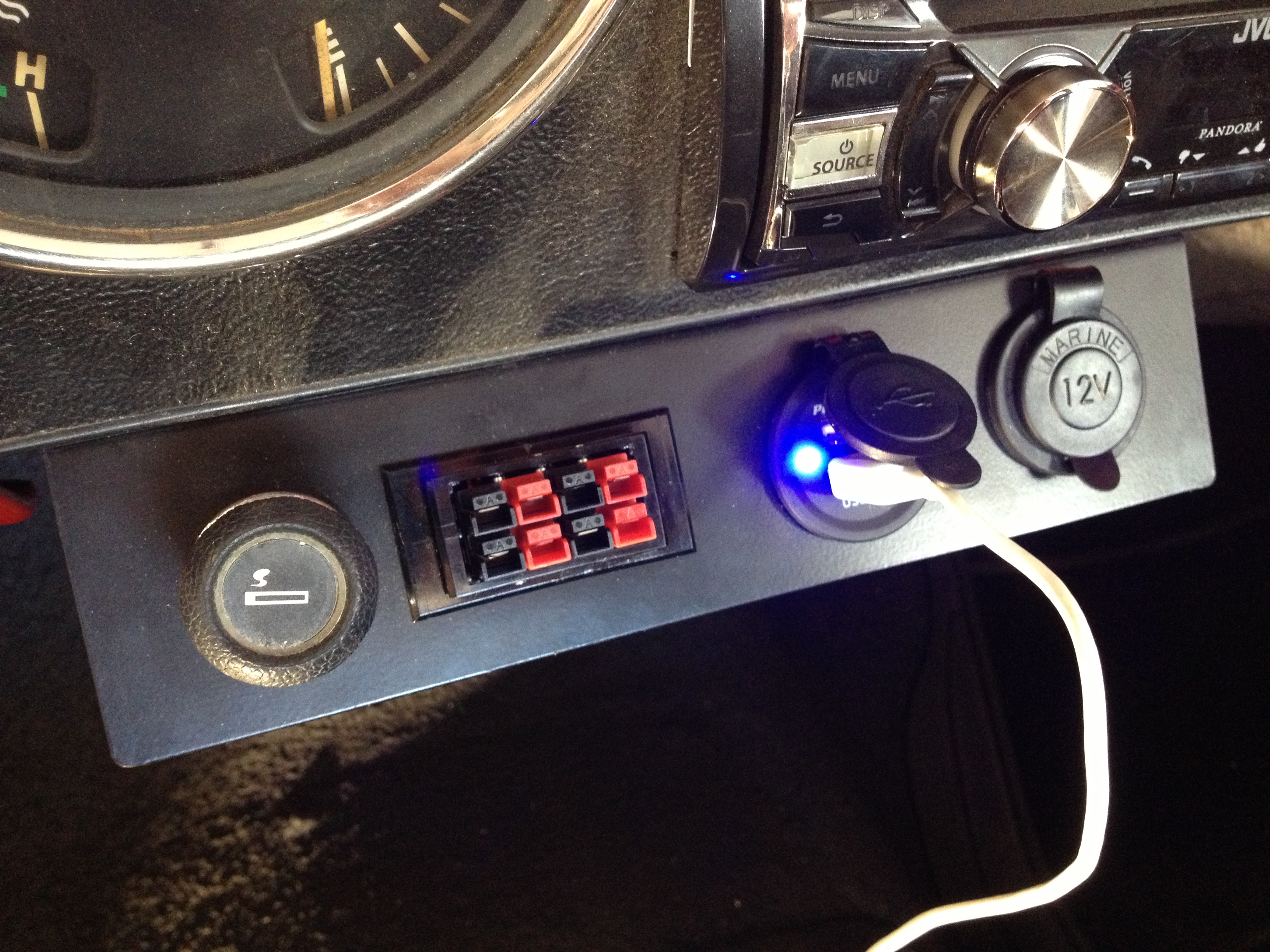 Under dash receptacles are individually fused and tied directly to the battery. The Yeasu 2900 is tied in to the auxiliary battery on a separate circuit.