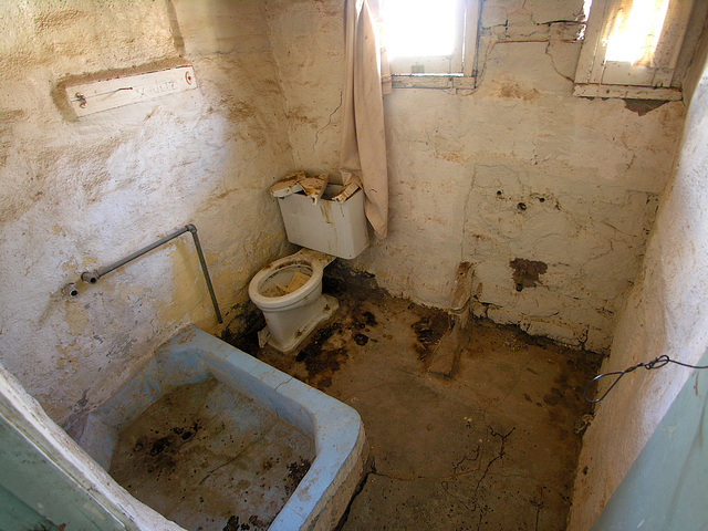 Barker Bath Room where Manson  was hiding