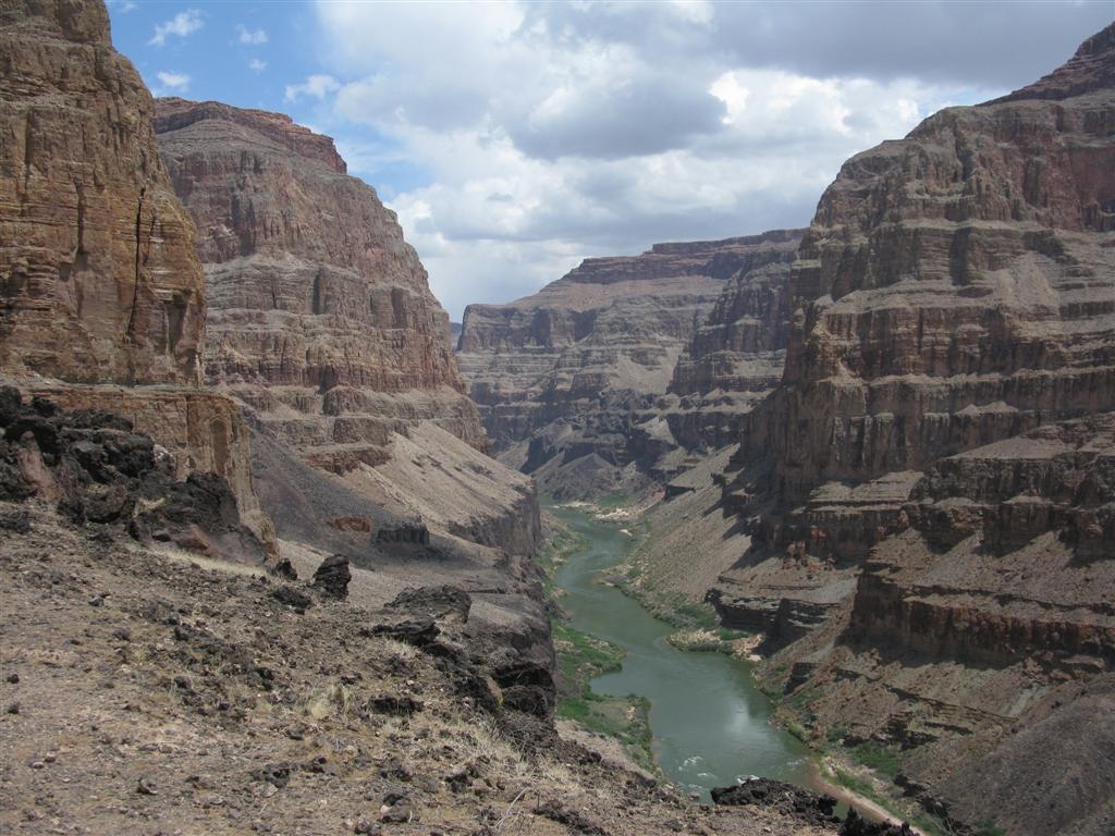 Hike to bottom of Grand Canyon.JPG