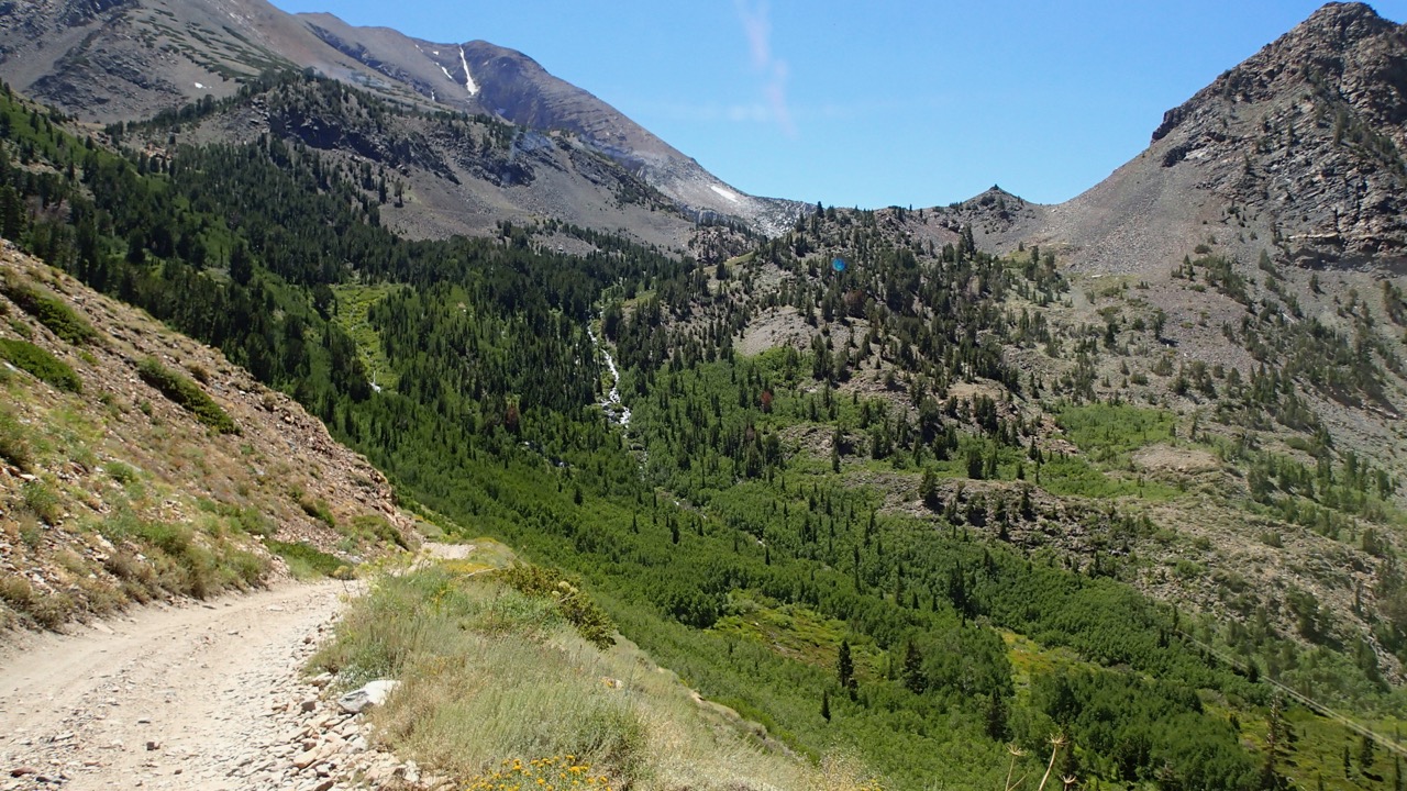Trail to Laural Lakes.jpg