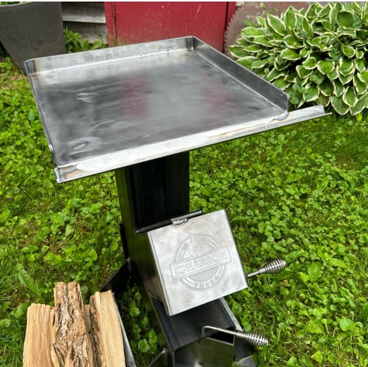 Rocket Stove w Griddle.jpg