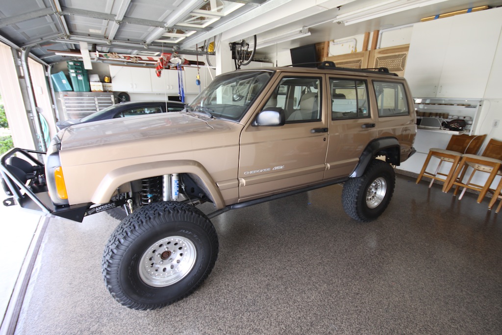 Slightly modified XJ