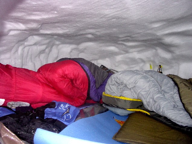 Snow Cave1.jpg